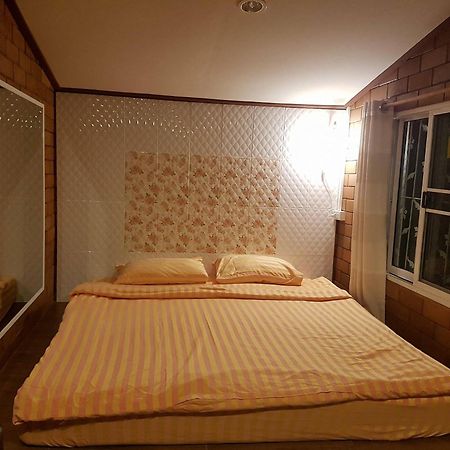 פראצ'ין בורי Hug Home Resort מראה חיצוני תמונה