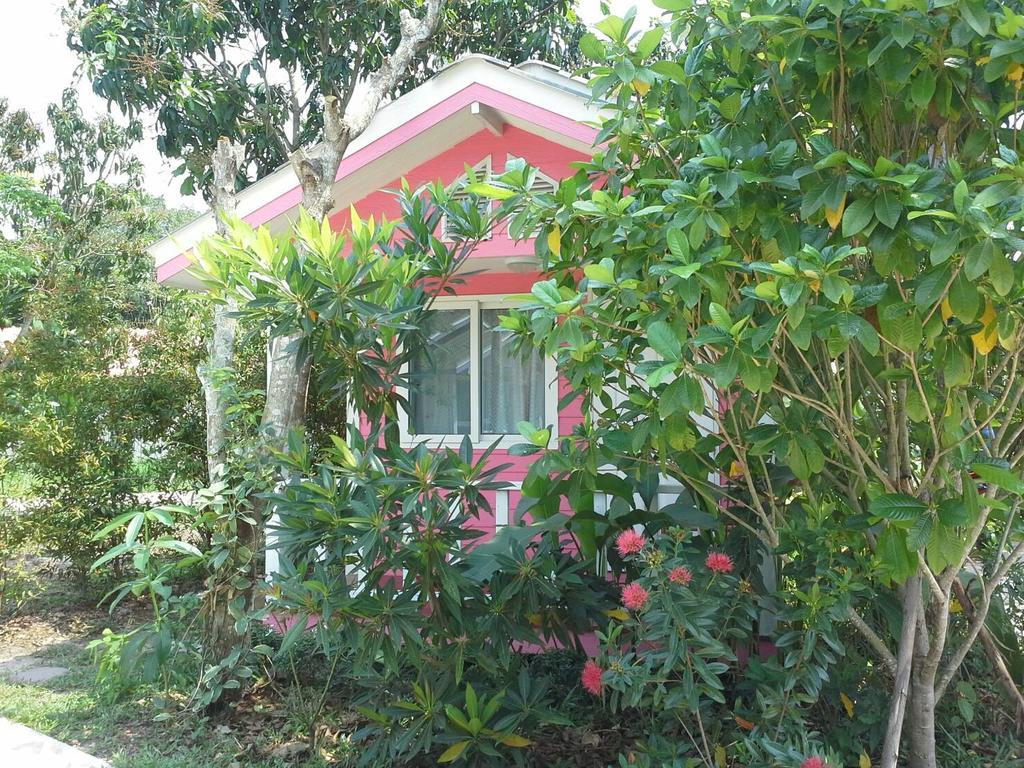 פראצ'ין בורי Hug Home Resort מראה חיצוני תמונה