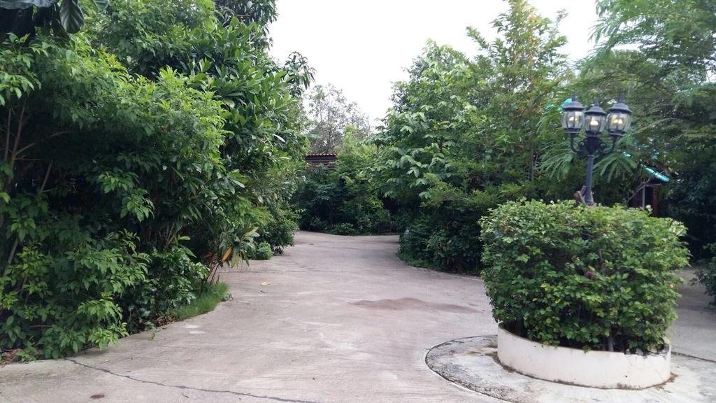 פראצ'ין בורי Hug Home Resort מראה חיצוני תמונה