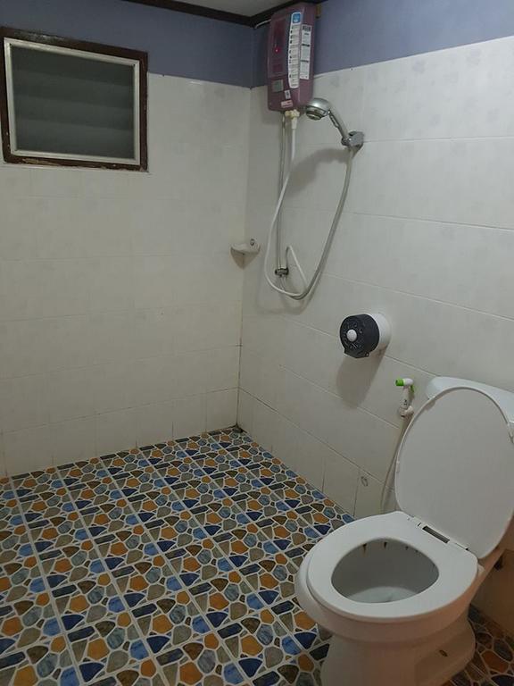פראצ'ין בורי Hug Home Resort מראה חיצוני תמונה
