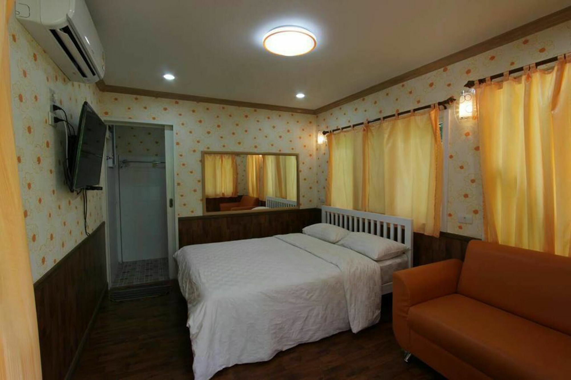פראצ'ין בורי Hug Home Resort מראה חיצוני תמונה