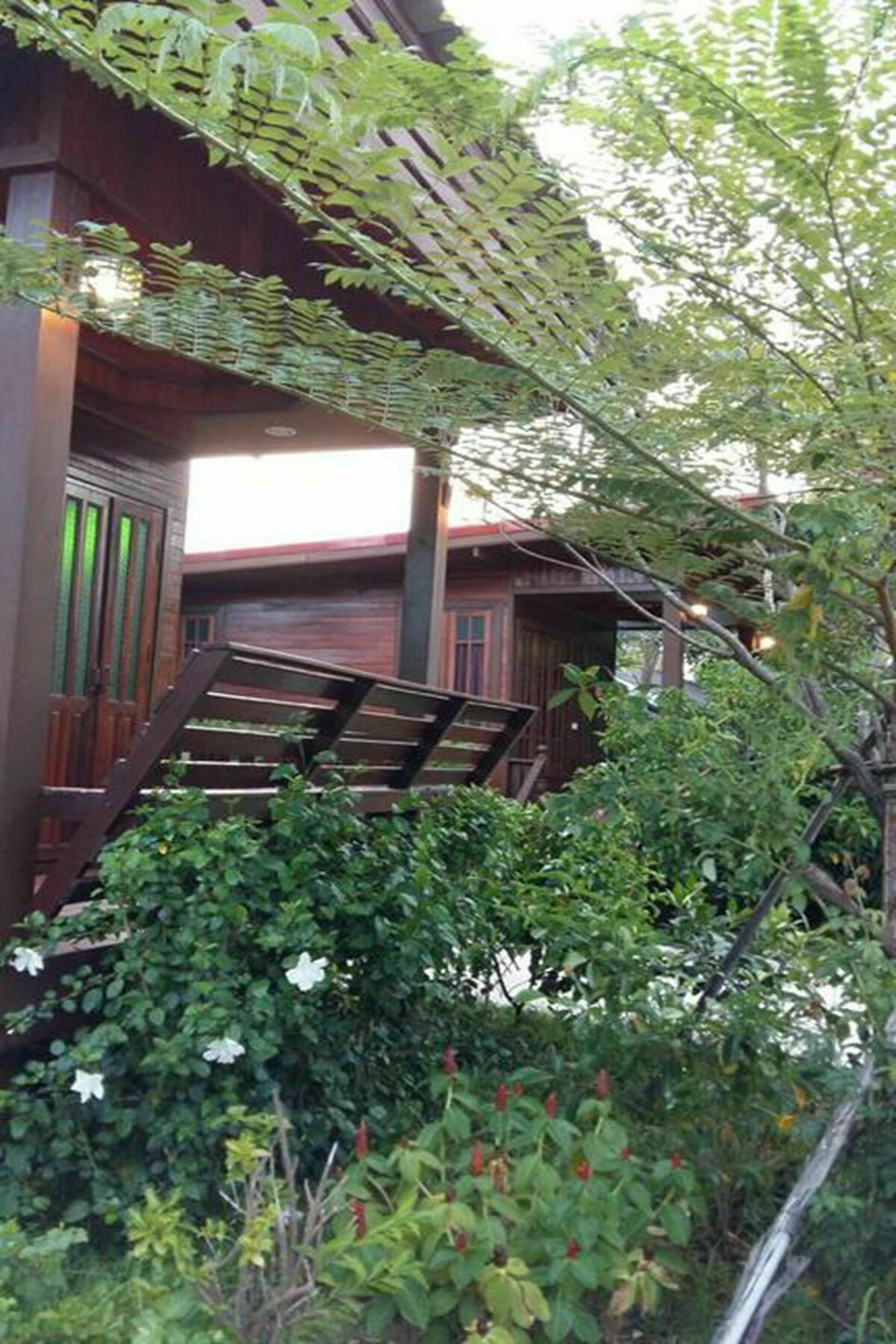 פראצ'ין בורי Hug Home Resort מראה חיצוני תמונה