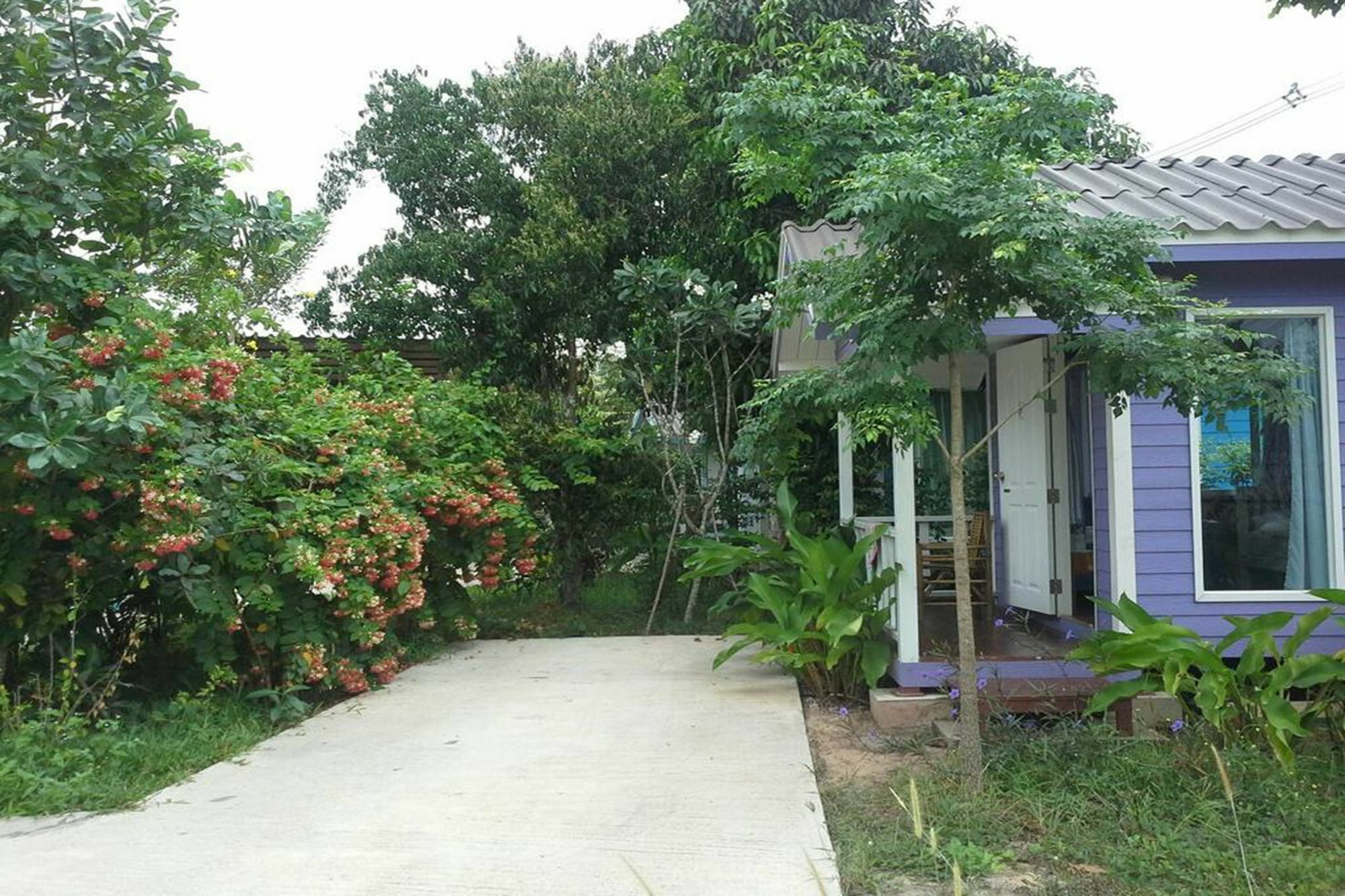 פראצ'ין בורי Hug Home Resort מראה חיצוני תמונה