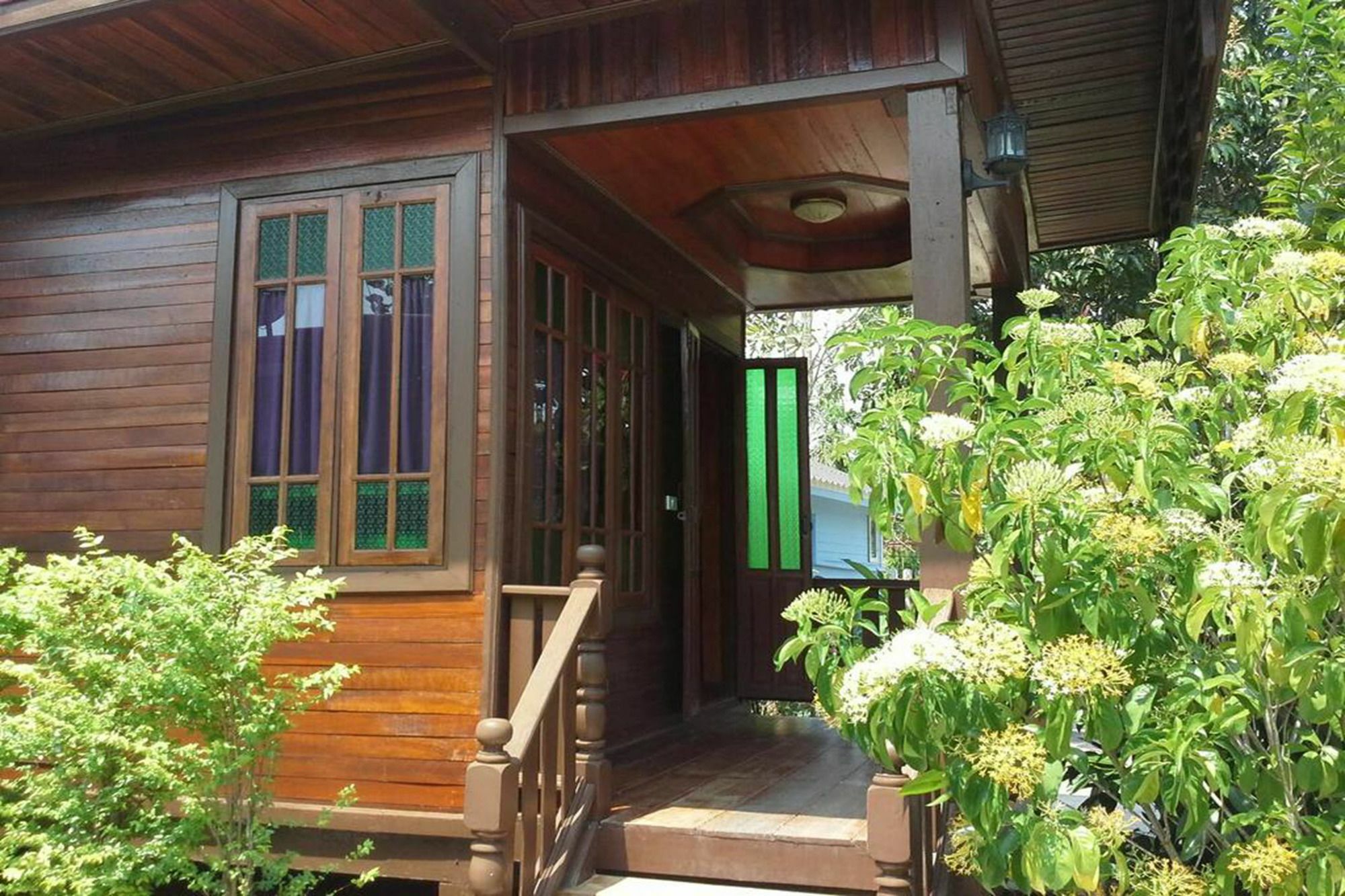 פראצ'ין בורי Hug Home Resort מראה חיצוני תמונה